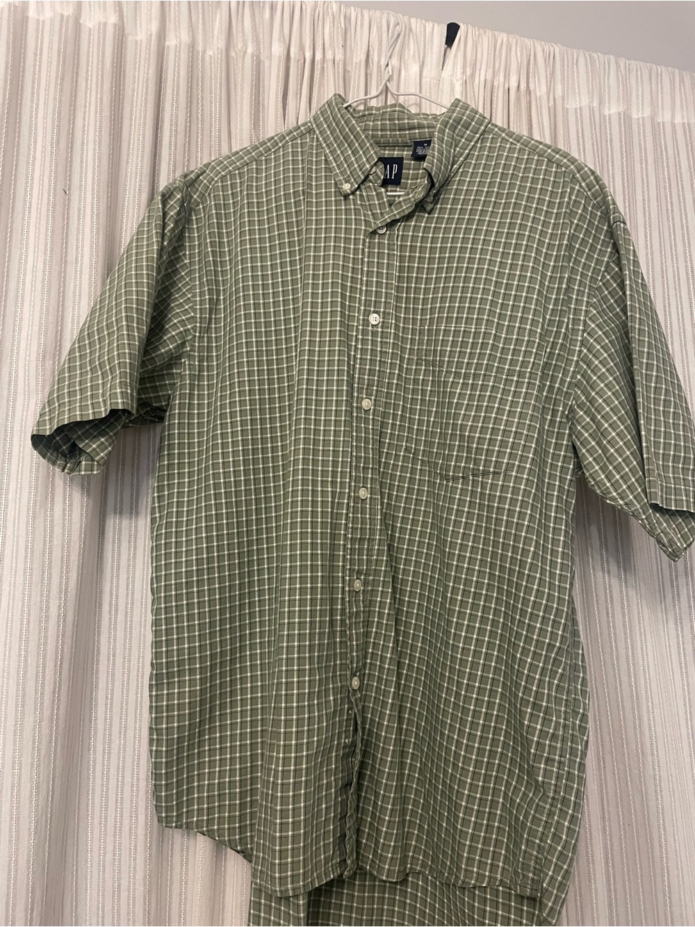 GAP Men's Short Sleeve Button-Down Shirt - Green Plaid Medium